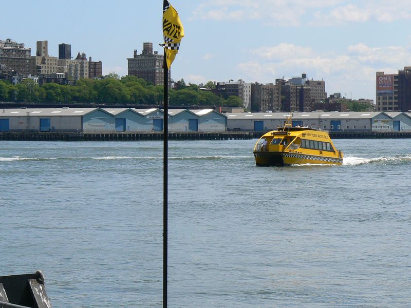 Building et Insolite: The New York Taxi Water 1